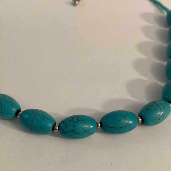 Vintage Turquoise Howlite barrel bead and seed bead necklace - Picture 2 of 5
